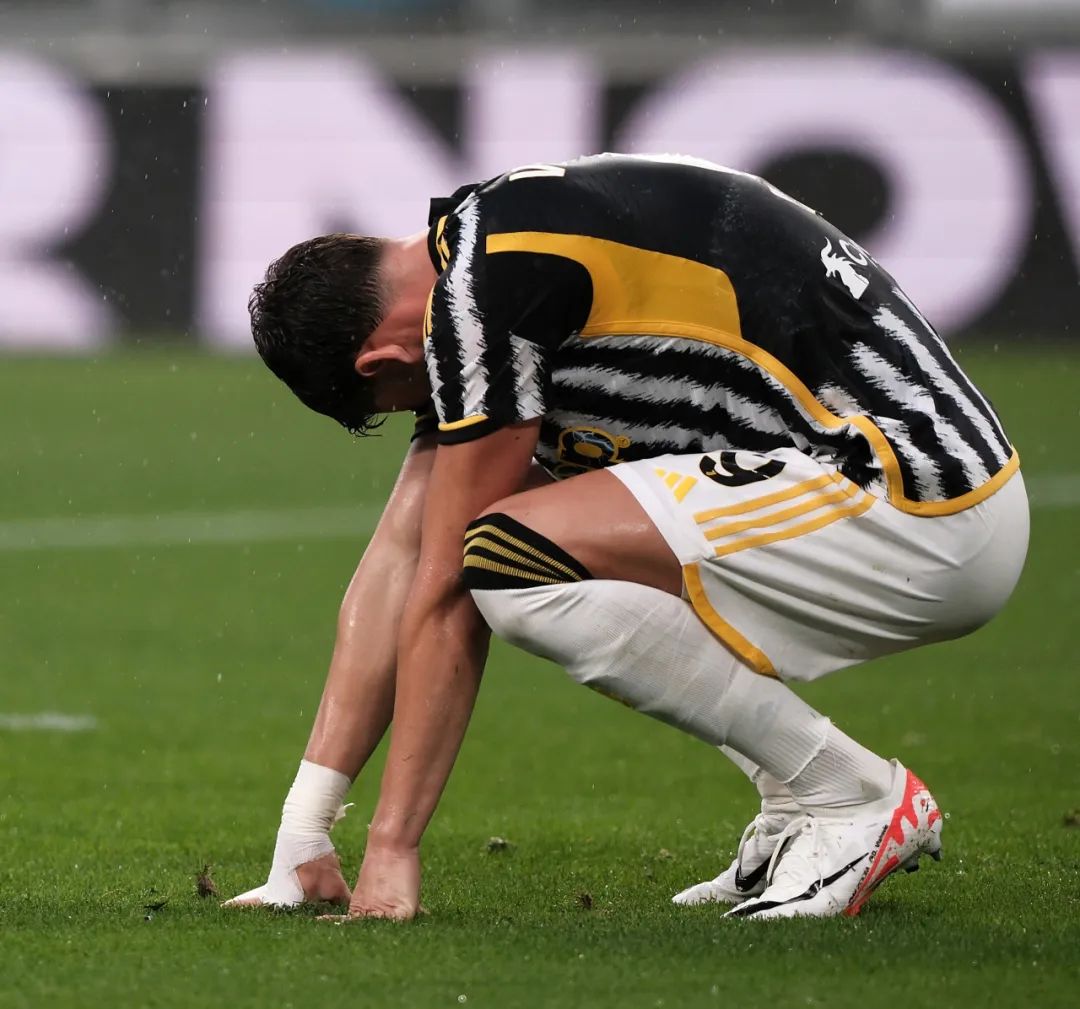 Relevo：特瓦斯同意巴萨用克里斯滕森的重伤给奥尔莫临时注册